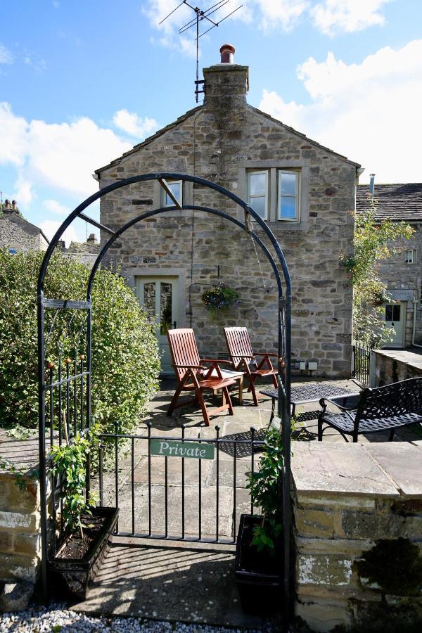 Hotel Ashfield House Grassington Exteriér fotografie The old stable courtyard