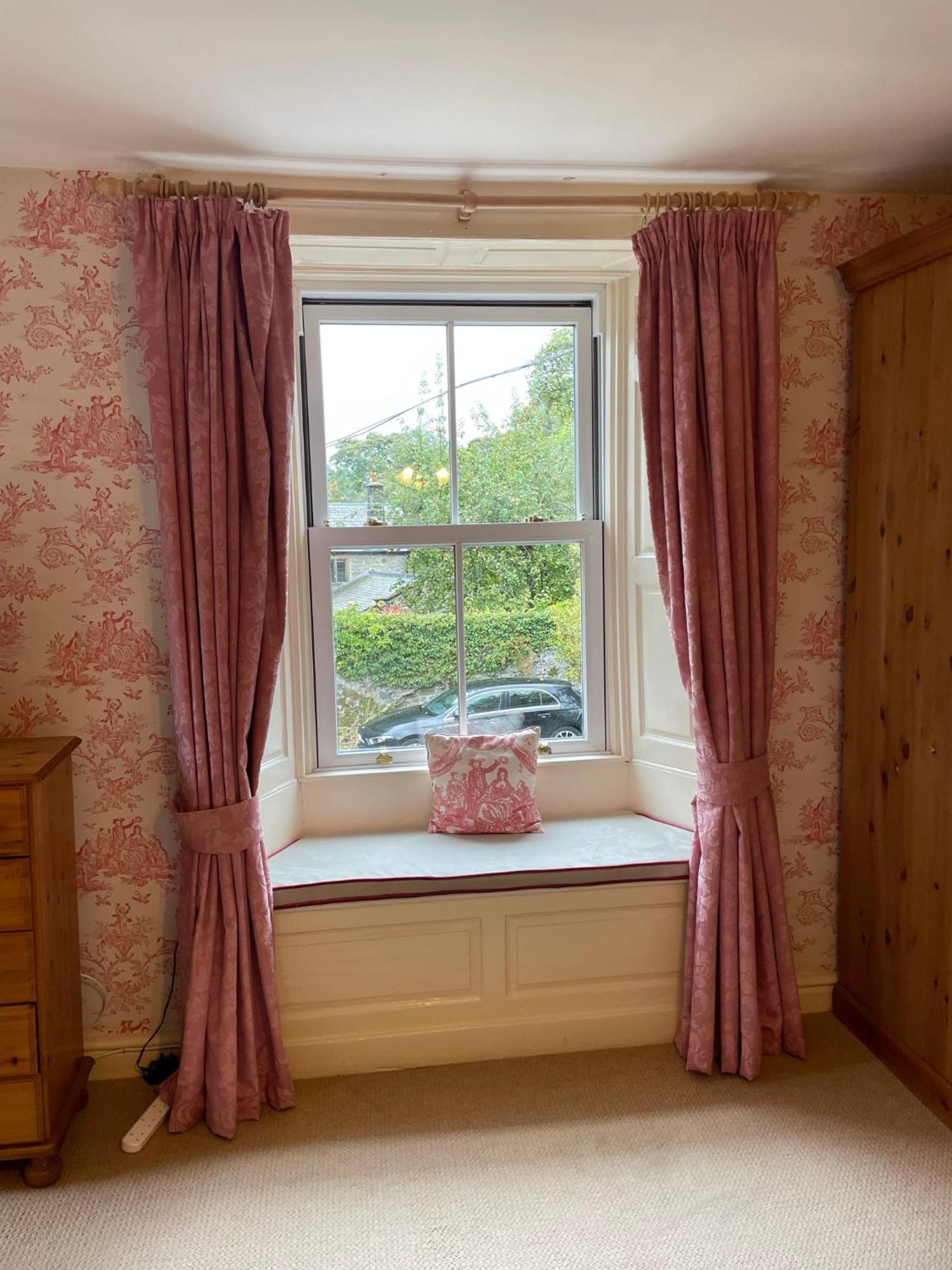 Hotel Ashfield House Grassington Pokoj fotografie A window with a window seat